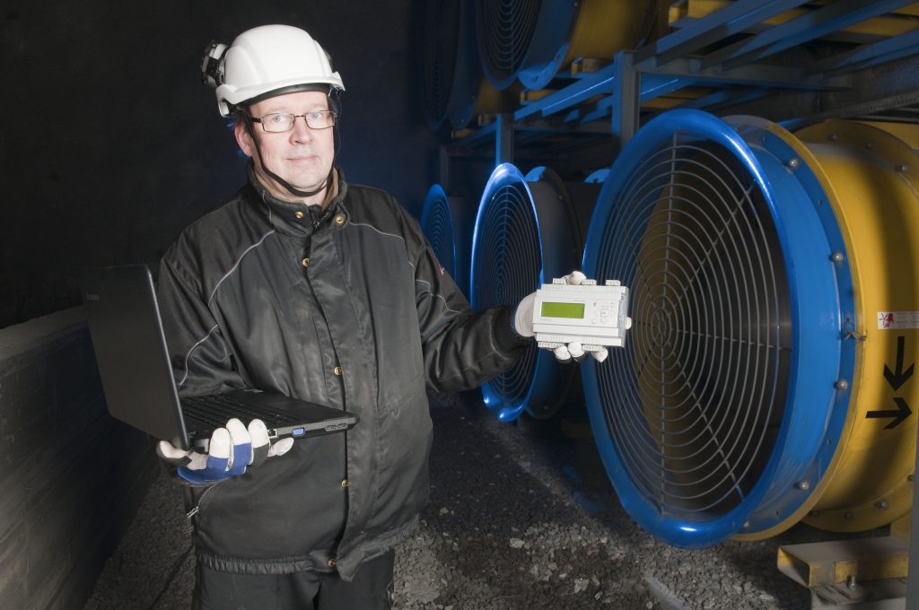 Ulf karlsson-arctic vent control-standing infront of fans